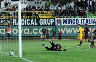 Statistică foto / O singură victorie are FC Vaslui pe teren propriu contra Rapidului