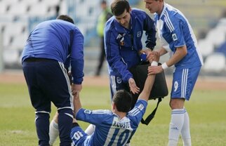 Costea cel mic îşi încurajează fratele după accidentare: "Fii tare, frate!"