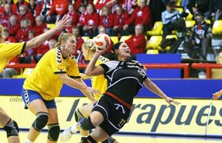 România se poate califica la Euro 2010 dacă învinge astăzi Ucraina » Derby în Est