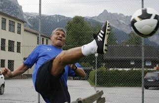 Rapid l-a convins pe Andone » Omul-trofeu