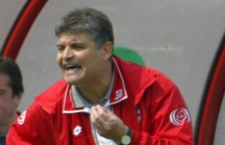 Fanii lui Dinamo către Ando: "Ne-ai trădat!"