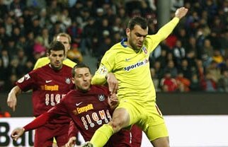 Lupta la titlu se strînge! Au mai rămas 6!