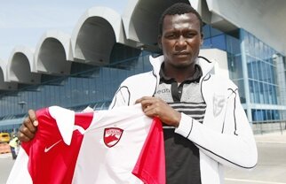 Robert Sakara a ajuns în cantonamentul lui Dinamo: "N-am venit ca turist!" ;)