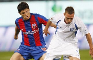 Show Becali în vestiar » A făcut tactica pentru jocul cu Poli Iaşi!