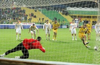 Vasluiul a spulberat Braşovul, 4-0, şi va juca finala cu CFR