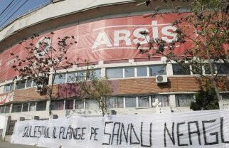 Fotbaliştii Rapidului vor afişa un banner în memoria lui Sandu Neagu