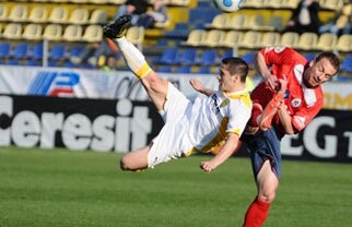 Braşovul şi-a revenit după umilinţa din Cupă şi a învins pe Gaz Metan cu 3-2
