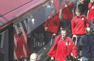 Fulham şi Liverpool au parcurs peste 2.000 de km pentru a juca în această seară!