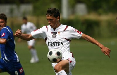 Rapid l-a dat pe Dobroiu la Pandurii pînă în vară