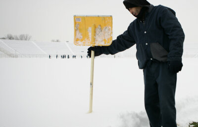 La Timişoara ninge de joi noapte şi stratul de zăpadă este de circa 25-30 de centimetri