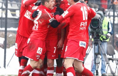 Cătălin Munteanu a adus trei puncte pentru "roş-albi" » Cîinii husky