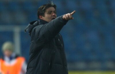 Lăcătuş strînge rîndurile: "Cu toţii spre vîrful clasamentului"