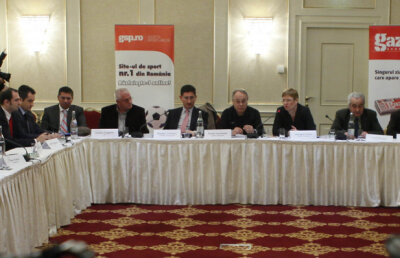 GALERIE FOTO » Dragomir: "30 de mii € e caietul de sarcini, 5 mii € taxa participare, 1 milion € garanţia"