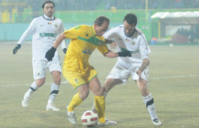 FOTO » FC Vaslui se menţine în lupta pentru titlu după victoria cu U Cluj, scor 2-0