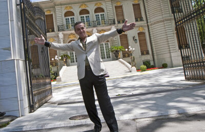 FOTO » Palat cu ghinion? 5 din cei 6 antrenori prezentaţi la Palat au fost demişi de Becali