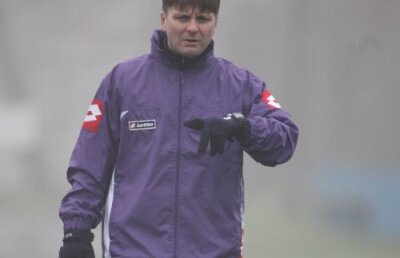 Uhrin nu subestimează Craiova: "Este o echipă foarte ofensivă"