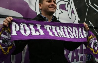 Fanii bănăţeni, încîntaţi de creaţia lui Uhrin: "Jocul lui Poli este fără cuvinte"