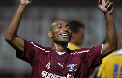 După ce a învins cancerul, Marcos Antonio este supranumit "Preotul din Giuleşti" de către Copos!