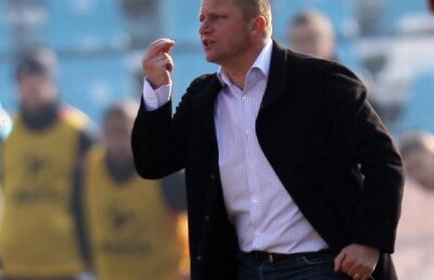 Dorinel Munteanu: "Mai sînt 12 etape şi trebuie să menţinem acelaşi ritm"