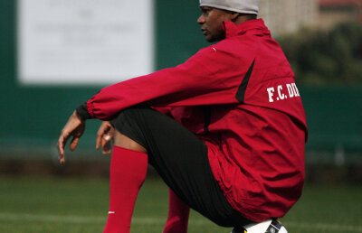 Banii sînt mai importanţi ca performanţa » Foştii dinamovişti s-au orientat spre Indonezia, Egipt şi Australia