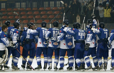 Miercurea Ciuc şi Fenestela Braşov merg cap la cap » Gheaţă egală