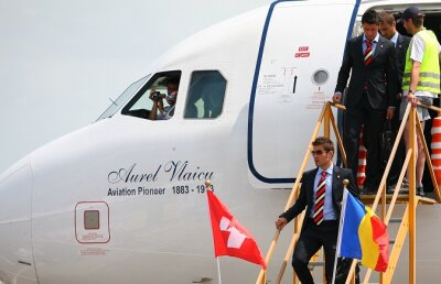 "Tricolorii" au ajuns la aeroport şi vin spre ţară