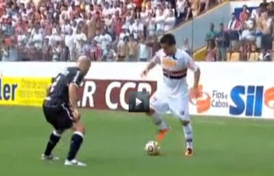 VIDEO / Fentă superbă în Brazilia » I-a ascuns mingea adversarului