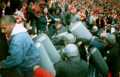 Violenţe în Bulgaria » 23 de ultraşi au fost reţinuţi după derby-ul CSKA - Levski