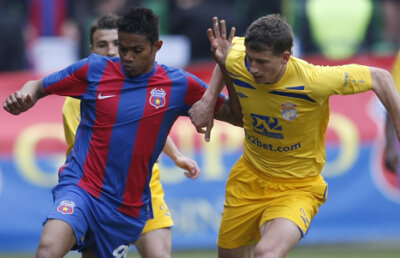 Contre între Gigi şi MM » Maicon rupe Steaua