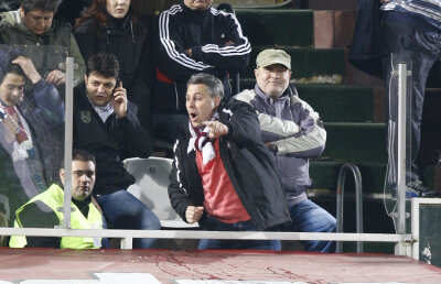 Şumudică rămîne al 19-lea antrenor al Rapidului în cei 19 ani ai erei Copos