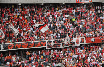 Un suporter al echipei Standard Liege a decedat după ce a căzut din tribună