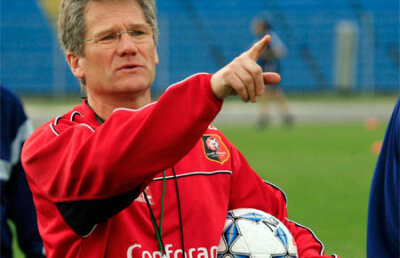 Boloni: "Nu este sănătos cînd atîtea persoane iau o decizie. Prea multă democraţie strică"