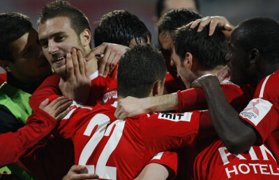 "Cîinii" încă mai speră şi la cîştigarea titlului » Cu ochii pe puşculiţă