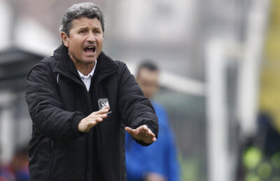 VIDEO / Mulţescu a confirmat că pleacă de la Sportul: "Jucătorii sînt neserioşi"