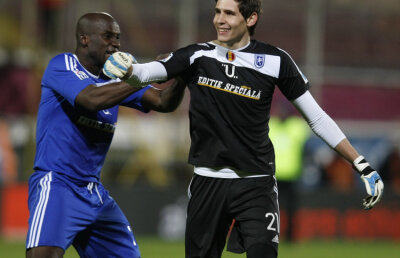 Lung. Şi mare. Frate cu Matrix