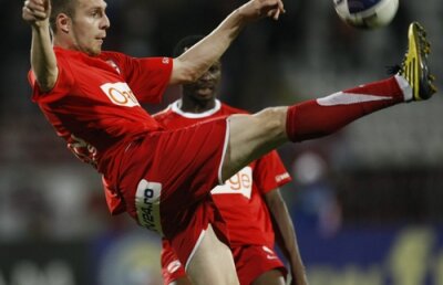 DE CE NU MERGE DEFENSIVA LA DINAMO? 8 fundaşi centrali rulaţi de Andone!