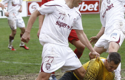 VIDEO: Rapidul s-a luptat degeaba în noroi cu Brăneşti » 1 punct de gherilă