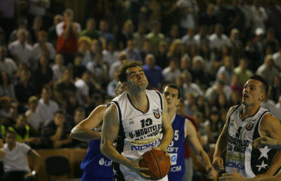 La un pas de semifinale » Cluj, Steaua, Mediaş şi Ploieşti conduc cu 2-0 în sferturi