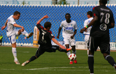 VIDEO: Pandurii mai fac un pas către salvarea de la retrogradare » Sfarmă-piatră