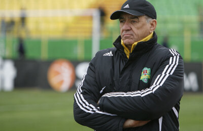 Viorel Hizo începe să spere: "O victorie la CFR şi sîntem favoriţi la titlu"