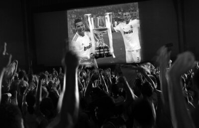 Tînăr asasinat la o discuţie despre Barcelona - Real