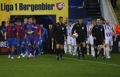 În Liga 1 se poartă "autobaza" lui Cîrţu :) » 12 din 18 echipe se apără supranumeric şi atacă sporadic