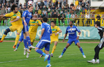 Vaslui învinge Craiova şi continuă lupta la titlu, în timp ce oltenii se afundă spre matineu » La baionetă