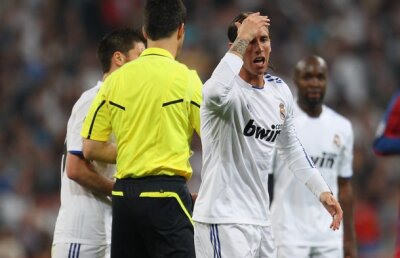 Sergio Ramos, supărat pe arbitraj: "Dani Alves a văzut galben la al şaselea fault, eu la primul" :X