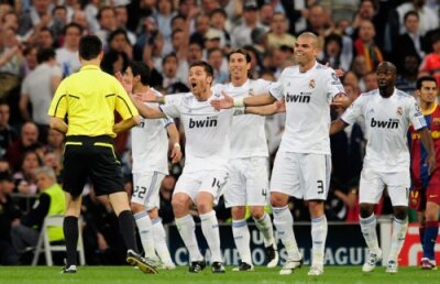 VIDEO / Pepe nici nu-l atinge pe Alves » Real Madrid vine cu probe indiscutabile!