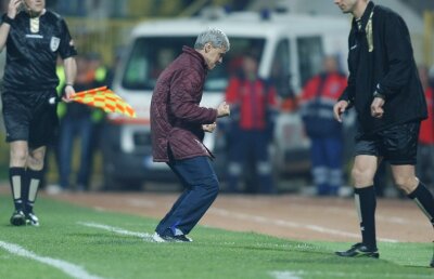 Cum bătea Cîrţu pe Steaua cînd antrena Pandurii: "Lasă-l pe Bănel că nu ştie să centreze!"