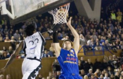 Gaz Metan Mediaş conduce "U" Mobitelco, cu 1-0 la general, în semifinalele Diviziei A la baschet