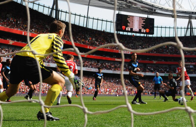 United a fost învinsă de Arsenal şi mai are doar 3 puncte în faţa lui Chelsea » Prizonierii Londrei