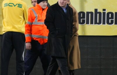 Porumboiu e ironic: "Nu ştiu cine va lua campionatul, să îi întrebăm pe arbitrii asistenţi"