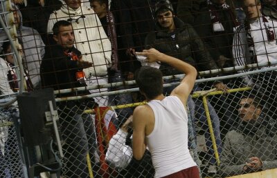 Dacă jucătorii Rapidului vin şi ei cu torţe? MySport oferă 5 soluţii pentru a fi în siguranţă :D